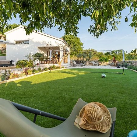 Holiday Home - Villa Thorak Anić エクステリア 写真