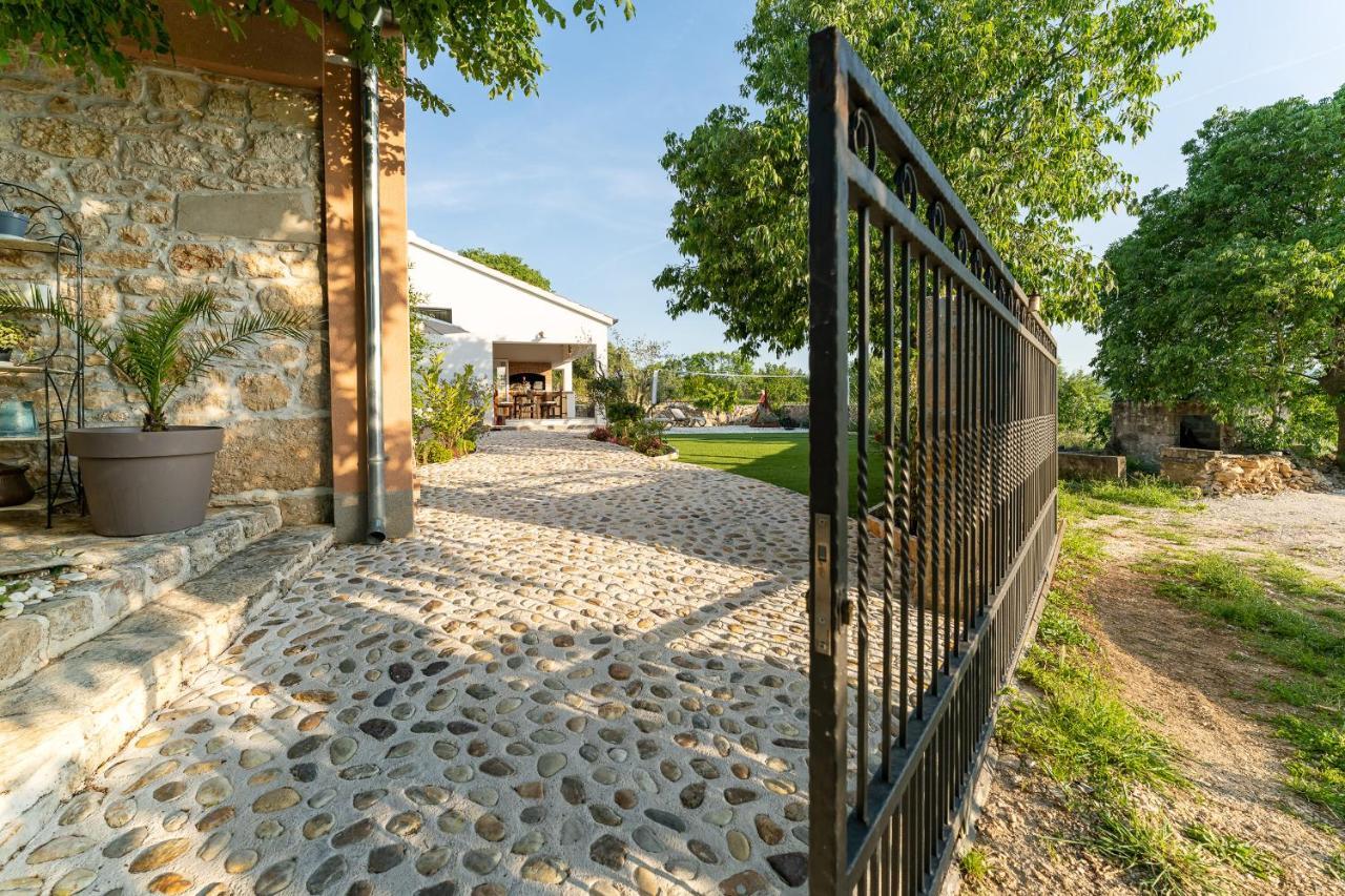 Holiday Home - Villa Thorak Anić エクステリア 写真