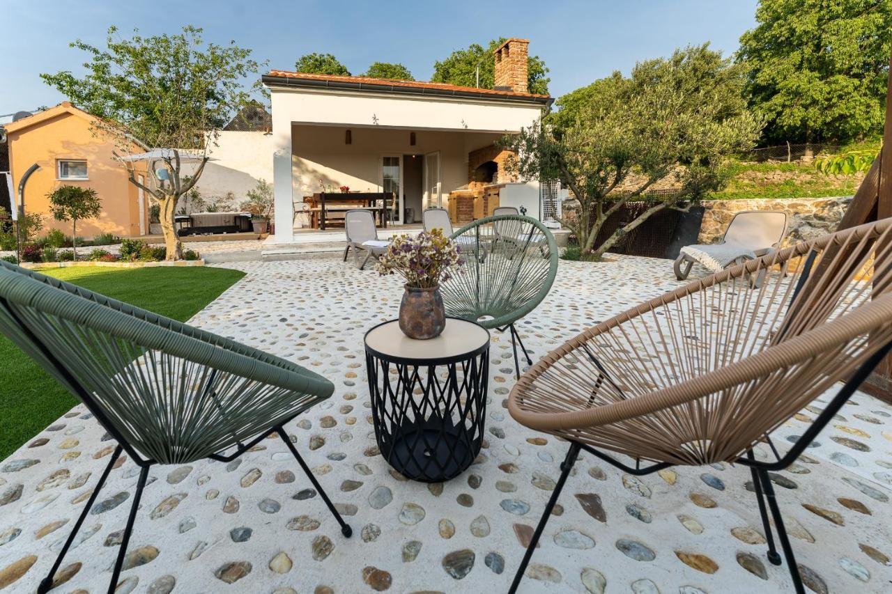 Holiday Home - Villa Thorak Anić エクステリア 写真