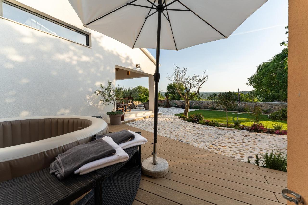 Holiday Home - Villa Thorak Anić エクステリア 写真