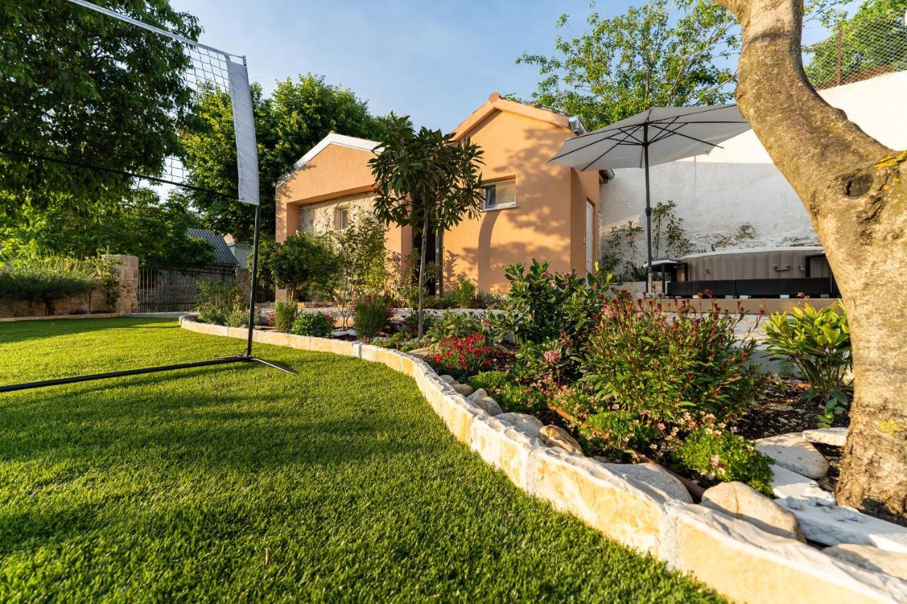 Holiday Home - Villa Thorak Anić エクステリア 写真