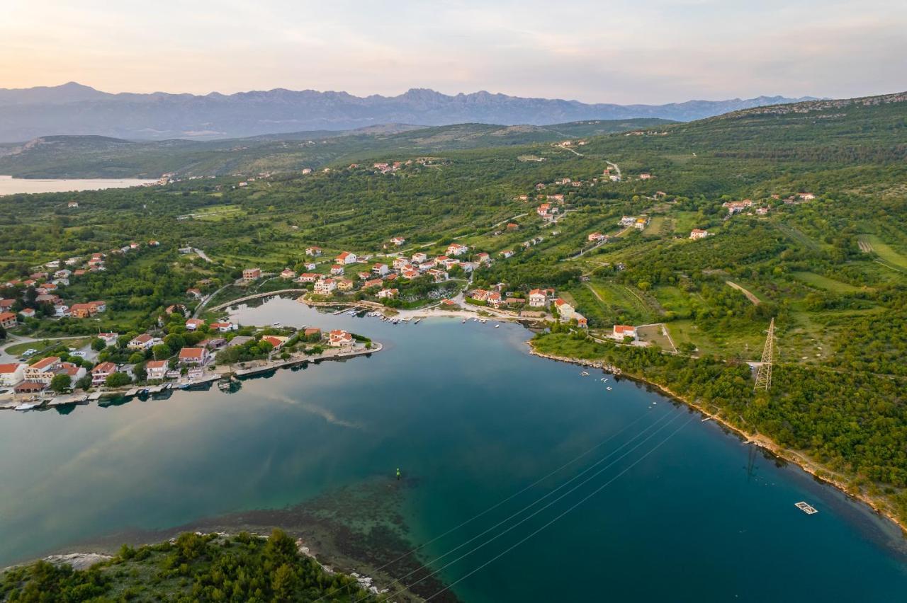 Holiday Home - Villa Thorak Anić エクステリア 写真