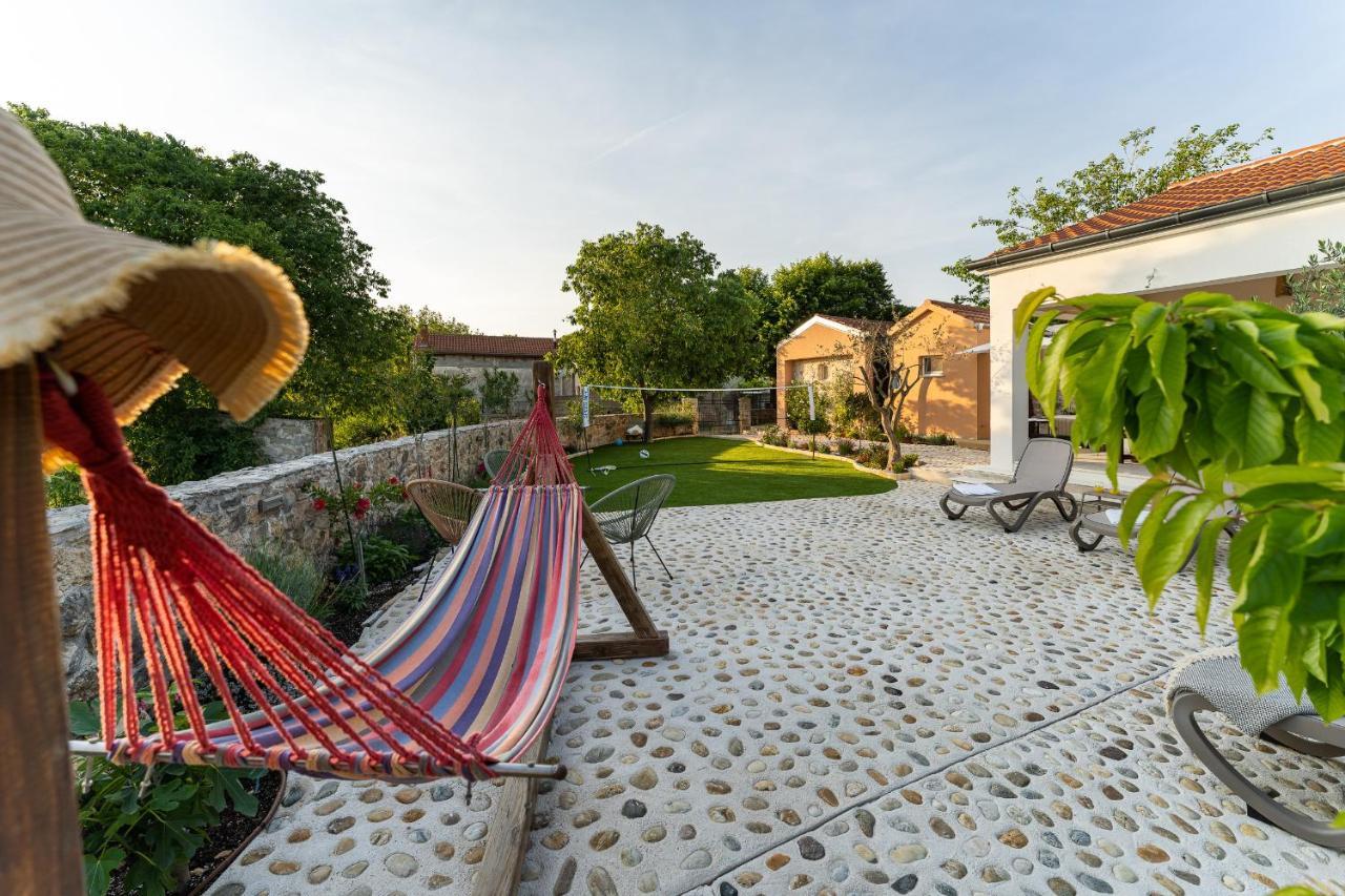 Holiday Home - Villa Thorak Anić エクステリア 写真